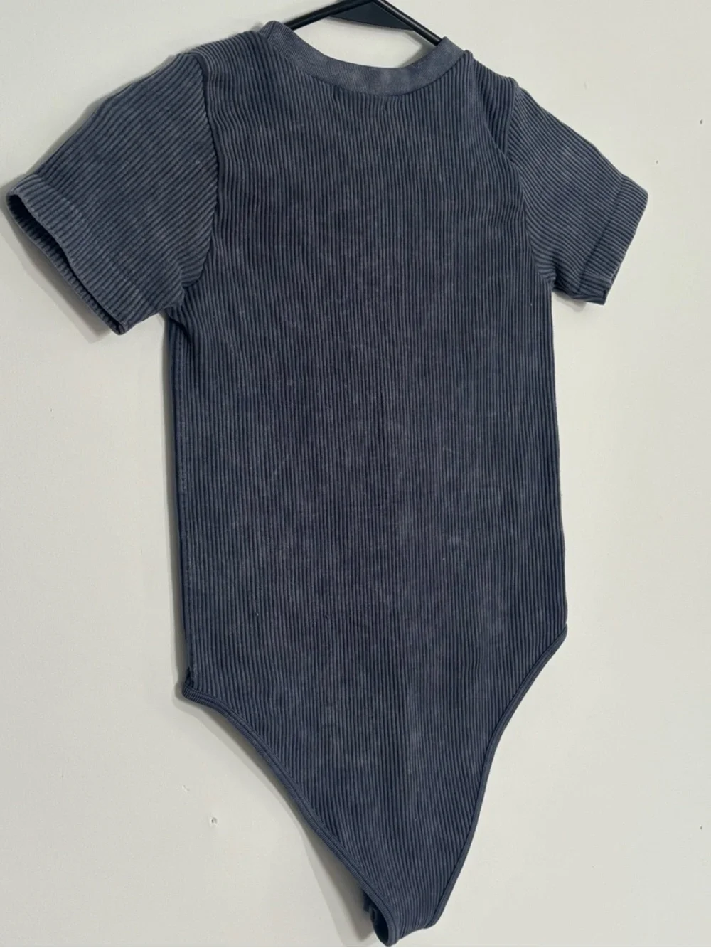 Short Sleeve Ribbed Crewneck Top in Slate Blue | Forever 21 | Size Small - Picture 3 of 5